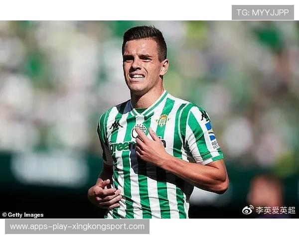 热刺洛赛尔索禁区弧线球再现个人标志射门 热刺洛赛尔索禁区弧线球再现个人标志射门